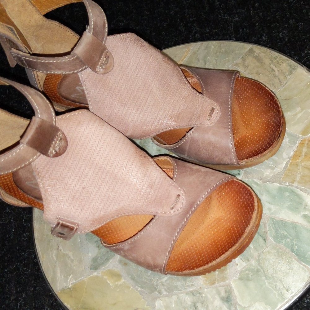 Summer sandals